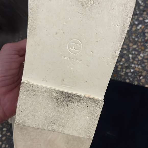 CHANEL Dad winter white sequin sandals ๐๐๐ - Picture 4 of 8